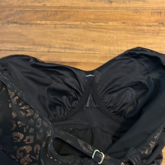 MIRACLESUIT, black and copper color top of suit, - Picture 9 of 9